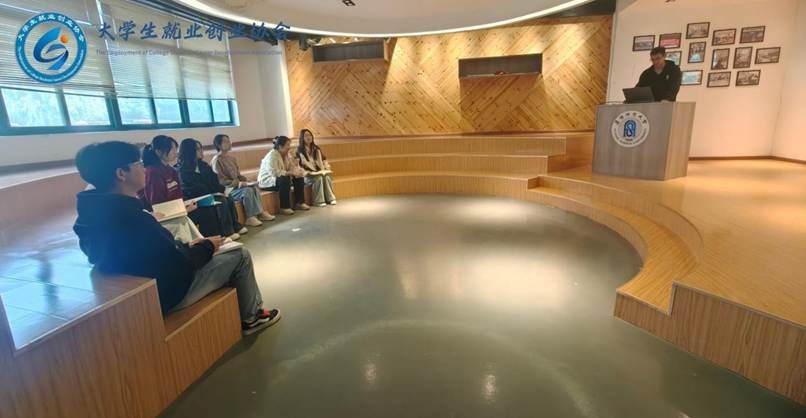 74EC0C3D51A9CA415E7F75A724433797