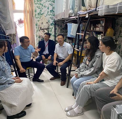 说明: http://www.fynu.edu.cn/__local/D/23/CC/BB1307673FF163AB980603A1E60_0D4A0D2D_432F0.jpg