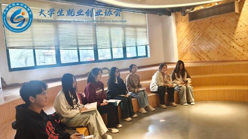 DAADB374A76DEB30BB472C523A266C15