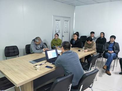 黄银生博士和周小波博士作学术报告