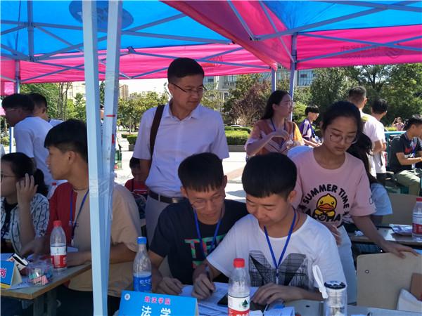 政法学院2018级新生入学工作顺利完成IMG20180908112749