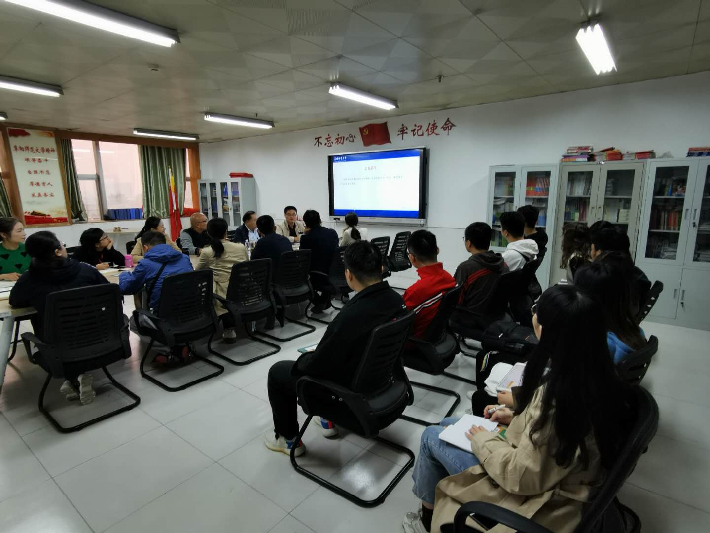 外国语学院举办就业指导讲座