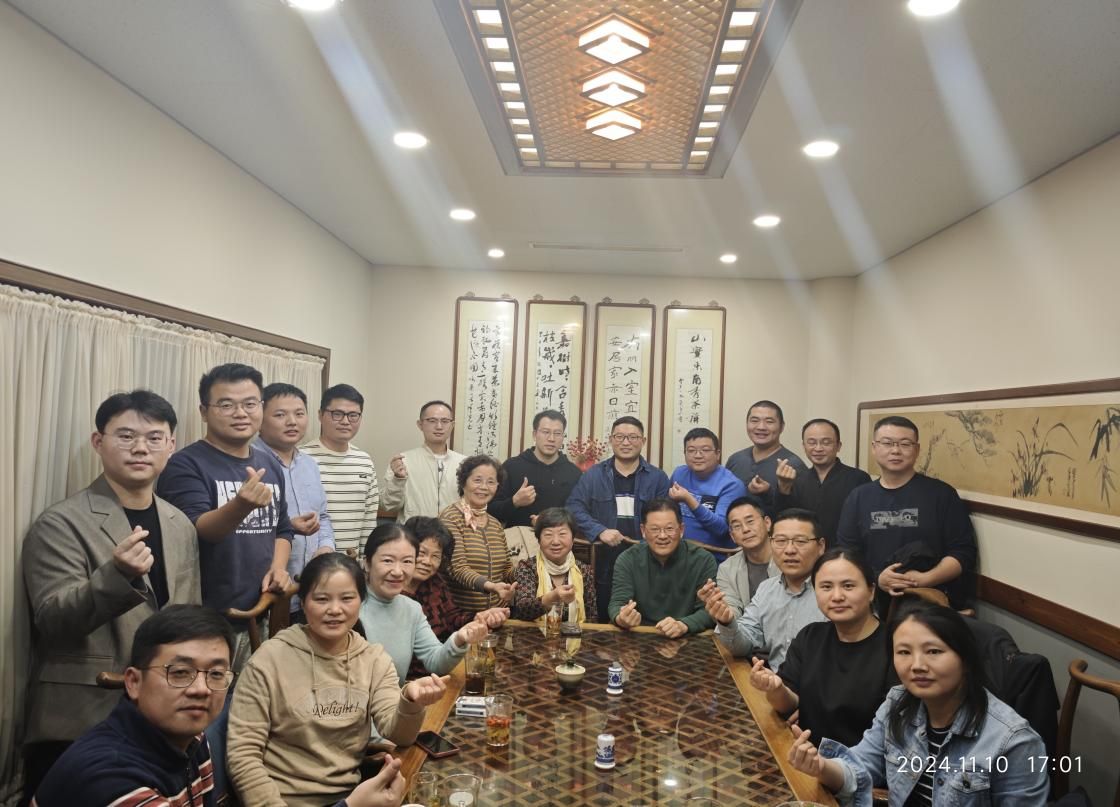 59c2c6f2df5cc8bd76ffa24b04bbffc